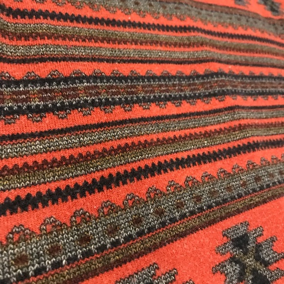 Aztec Print Top - Picture 3 of 4